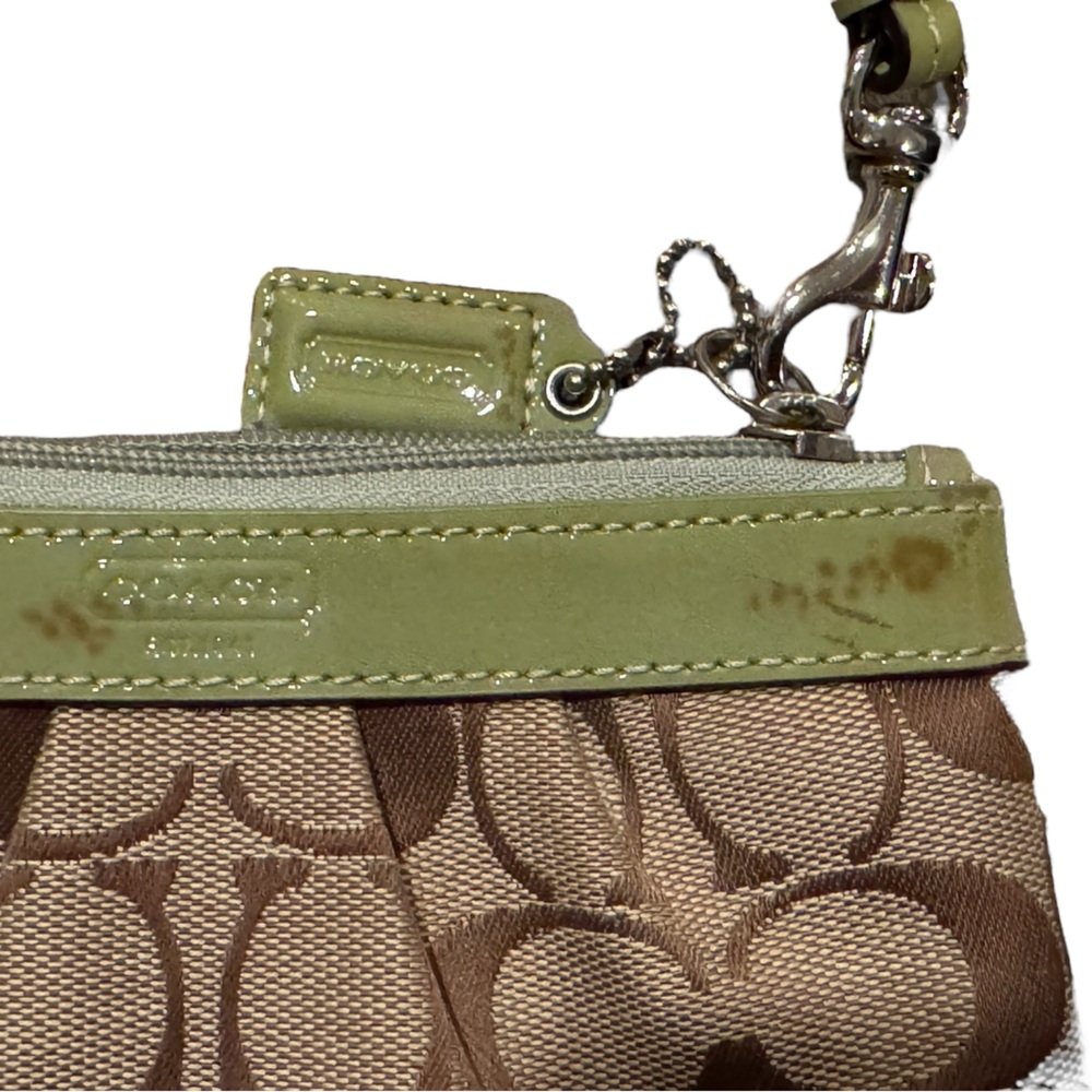 Vintage Coach Wristlet 💚 - Picture 5 of 6